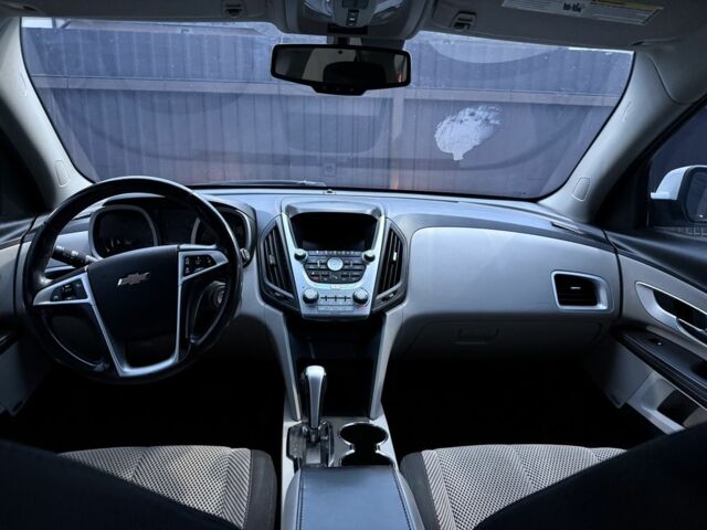 Белый Шевроле Эквинокс, объемом двигателя 3 л и пробегом 270 тыс. км за 7500 $, фото 9 на Automoto.ua