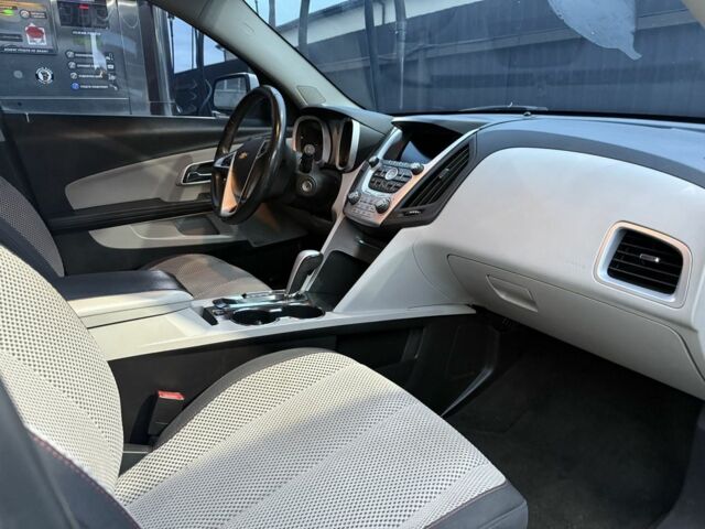 Белый Шевроле Эквинокс, объемом двигателя 3 л и пробегом 270 тыс. км за 7500 $, фото 11 на Automoto.ua