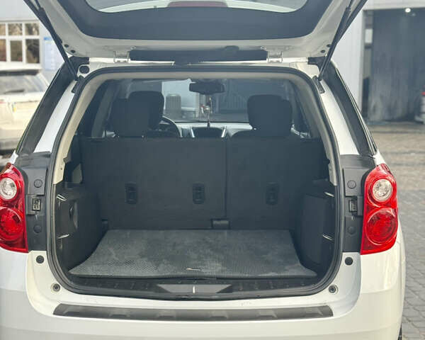 Белый Шевроле Эквинокс, объемом двигателя 2.38 л и пробегом 212 тыс. км за 9700 $, фото 4 на Automoto.ua