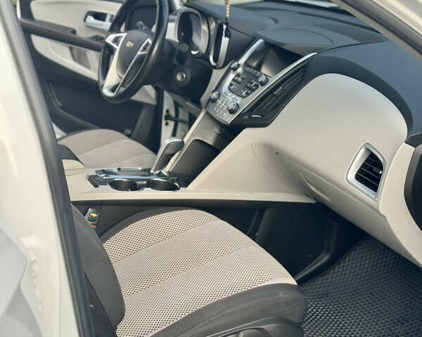 Белый Шевроле Эквинокс, объемом двигателя 2.38 л и пробегом 212 тыс. км за 9700 $, фото 10 на Automoto.ua