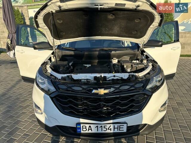 Белый Шевроле Эквинокс, объемом двигателя 1.49 л и пробегом 130 тыс. км за 13600 $, фото 5 на Automoto.ua