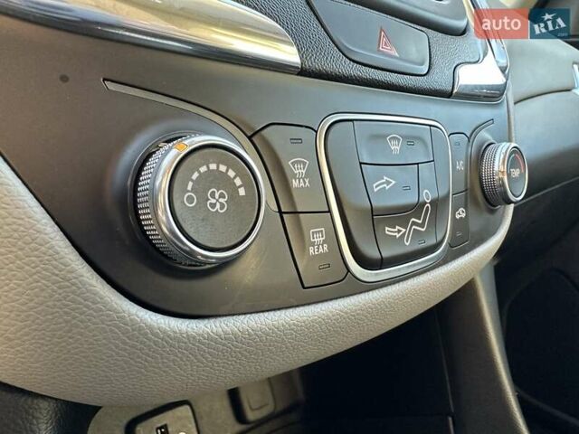 Белый Шевроле Эквинокс, объемом двигателя 1.49 л и пробегом 130 тыс. км за 13600 $, фото 25 на Automoto.ua