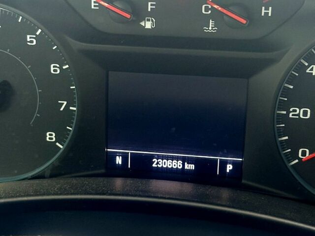 Белый Шевроле Эквинокс, объемом двигателя 2 л и пробегом 230 тыс. км за 15000 $, фото 6 на Automoto.ua