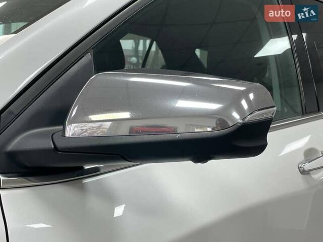 Білий Шевроле Еквінокс, об'ємом двигуна 2 л та пробігом 123 тис. км за 18990 $, фото 14 на Automoto.ua