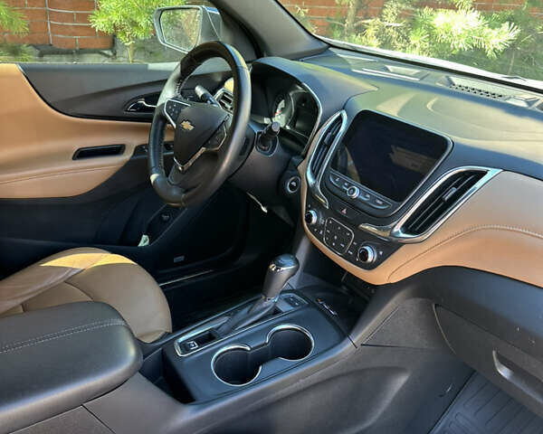 Белый Шевроле Эквинокс, объемом двигателя 2 л и пробегом 43 тыс. км за 21000 $, фото 3 на Automoto.ua