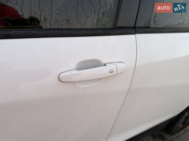 Білий Шевроле Еквінокс, об'ємом двигуна 1.5 л та пробігом 228 тис. км за 9900 $, фото 10 на Automoto.ua