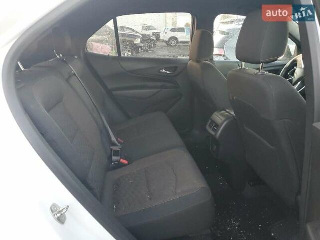 Белый Шевроле Эквинокс, объемом двигателя 1.5 л и пробегом 68 тыс. км за 3200 $, фото 2 на Automoto.ua