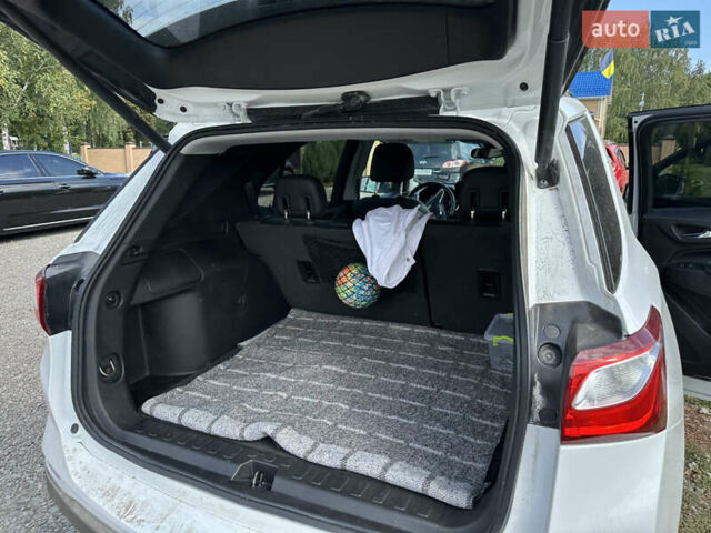 Белый Шевроле Эквинокс, объемом двигателя 2 л и пробегом 65 тыс. км за 18500 $, фото 5 на Automoto.ua