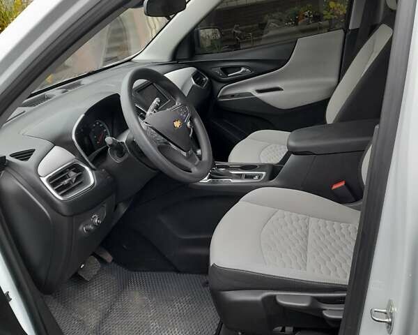 Белый Шевроле Эквинокс, объемом двигателя 1.49 л и пробегом 36 тыс. км за 16999 $, фото 7 на Automoto.ua