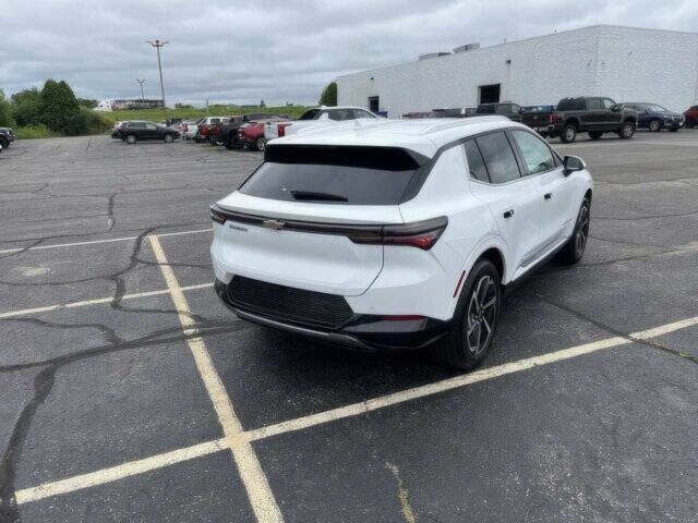 Белый Шевроле Эквинокс, объемом двигателя 0 л и пробегом 8 тыс. км за 23000 $, фото 7 на Automoto.ua