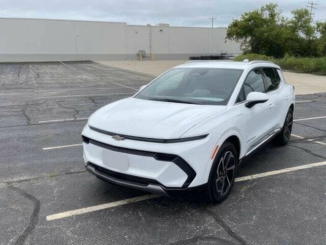 Белый Шевроле Эквинокс, объемом двигателя 0 л и пробегом 8 тыс. км за 23000 $, фото 2 на Automoto.ua