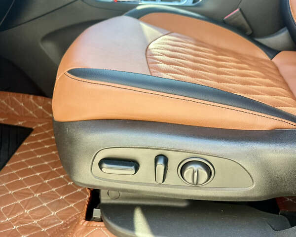 Бежевый Шевроле Эквинокс, объемом двигателя 1.6 л и пробегом 229 тыс. км за 17100 $, фото 90 на Automoto.ua