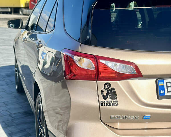 Бежевый Шевроле Эквинокс, объемом двигателя 1.6 л и пробегом 229 тыс. км за 17100 $, фото 4 на Automoto.ua