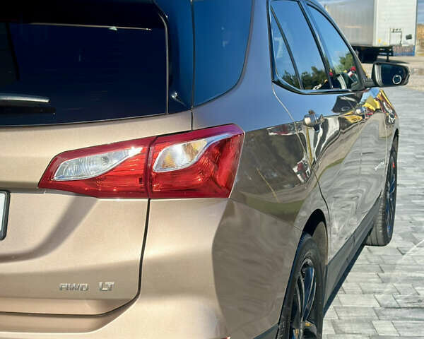 Бежевый Шевроле Эквинокс, объемом двигателя 1.6 л и пробегом 229 тыс. км за 17100 $, фото 5 на Automoto.ua