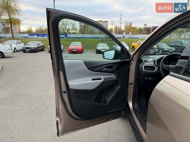 Бежевий Шевроле Еквінокс, об'ємом двигуна 1.5 л та пробігом 134 тис. км за 14300 $, фото 33 на Automoto.ua