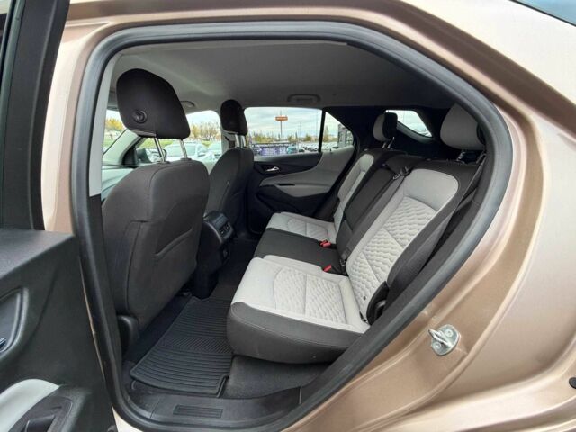 Бежевий Шевроле Еквінокс, об'ємом двигуна 1.5 л та пробігом 134 тис. км за 14300 $, фото 12 на Automoto.ua