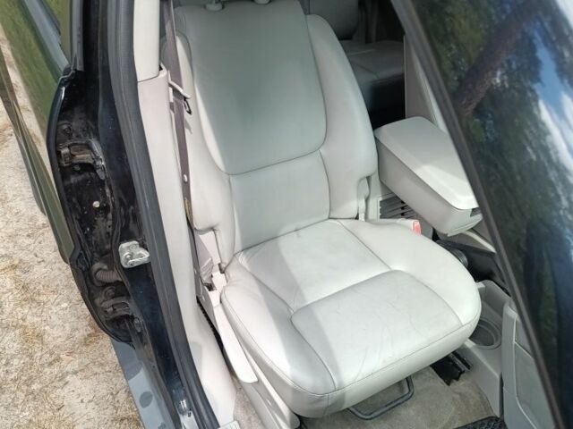 Черный Шевроле Эквинокс, объемом двигателя 3.4 л и пробегом 85 тыс. км за 6300 $, фото 6 на Automoto.ua