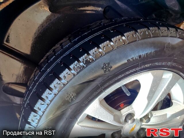 Черный Шевроле Эквинокс, объемом двигателя 2.4 л и пробегом 178 тыс. км за 9800 $, фото 2 на Automoto.ua