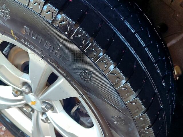 Черный Шевроле Эквинокс, объемом двигателя 2.4 л и пробегом 178 тыс. км за 9800 $, фото 1 на Automoto.ua