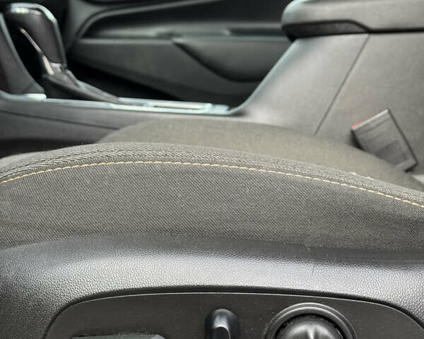 Черный Шевроле Эквинокс, объемом двигателя 1.5 л и пробегом 145 тыс. км за 13800 $, фото 21 на Automoto.ua