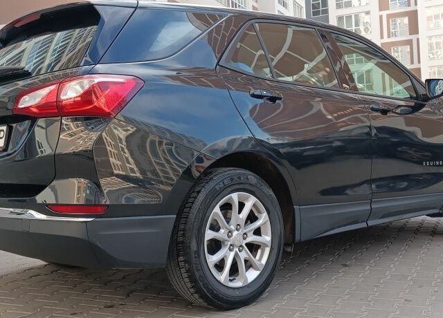 Черный Шевроле Эквинокс, объемом двигателя 1.5 л и пробегом 210 тыс. км за 15500 $, фото 3 на Automoto.ua