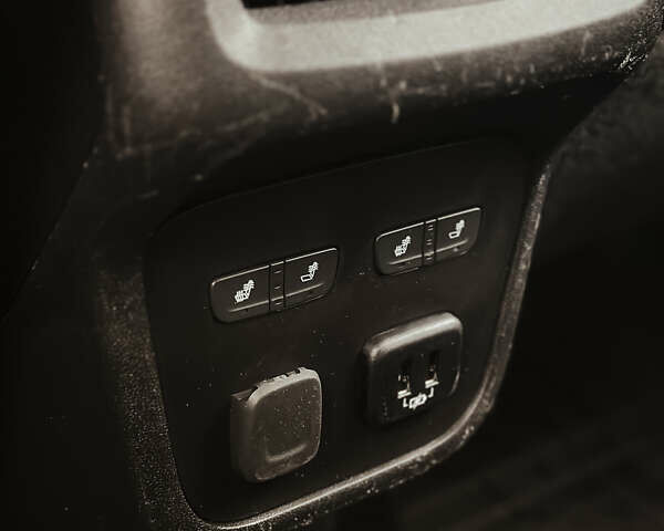 Черный Шевроле Эквинокс, объемом двигателя 2 л и пробегом 224 тыс. км за 14200 $, фото 12 на Automoto.ua