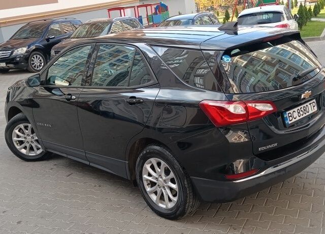 Черный Шевроле Эквинокс, объемом двигателя 1.5 л и пробегом 210 тыс. км за 15500 $, фото 2 на Automoto.ua