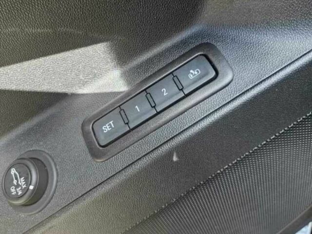 Черный Шевроле Эквинокс, объемом двигателя 1.5 л и пробегом 54 тыс. км за 17500 $, фото 8 на Automoto.ua