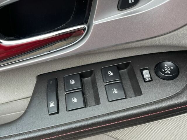 Красный Шевроле Эквинокс, объемом двигателя 2.4 л и пробегом 152 тыс. км за 12500 $, фото 14 на Automoto.ua