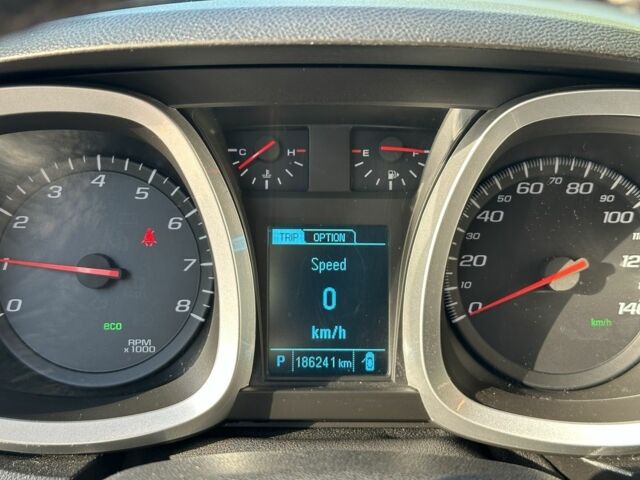 Серый Шевроле Эквинокс, объемом двигателя 2.4 л и пробегом 186 тыс. км за 10500 $, фото 6 на Automoto.ua