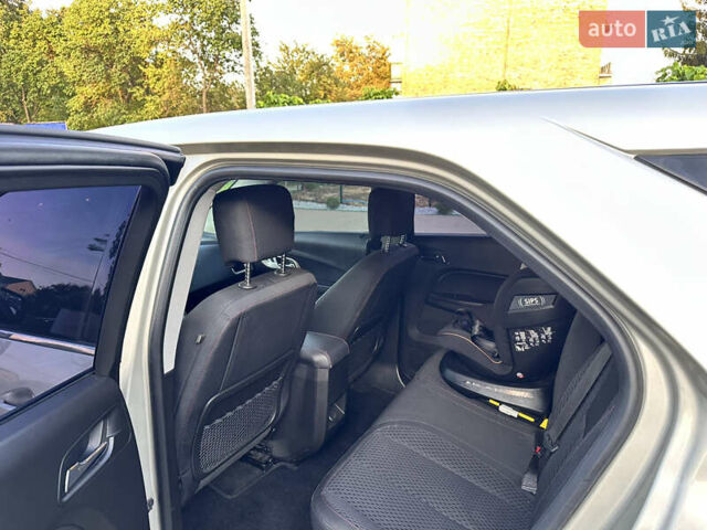 Серый Шевроле Эквинокс, объемом двигателя 2.4 л и пробегом 288 тыс. км за 8450 $, фото 10 на Automoto.ua