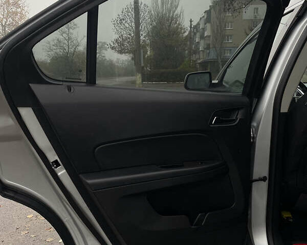 Серый Шевроле Эквинокс, объемом двигателя 2.38 л и пробегом 169 тыс. км за 13400 $, фото 19 на Automoto.ua