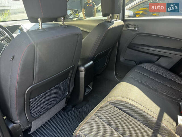 Сірий Шевроле Еквінокс, об'ємом двигуна 2.38 л та пробігом 240 тис. км за 10000 $, фото 6 на Automoto.ua