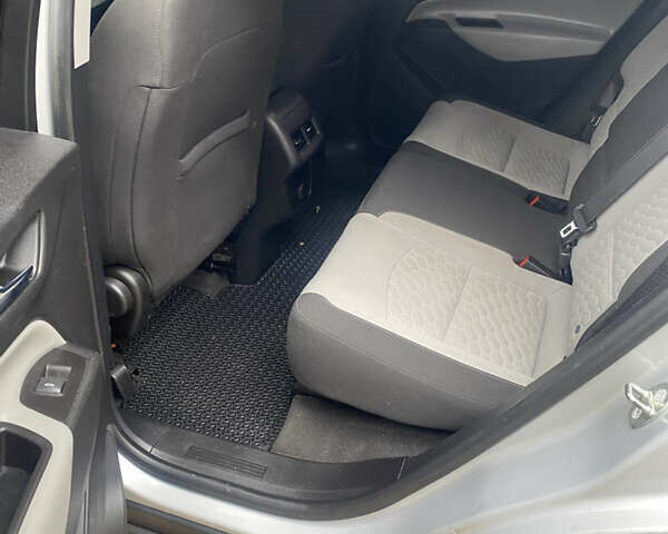 Серый Шевроле Эквинокс, объемом двигателя 1.49 л и пробегом 100 тыс. км за 13500 $, фото 2 на Automoto.ua