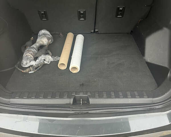 Серый Шевроле Эквинокс, объемом двигателя 2 л и пробегом 150 тыс. км за 12500 $, фото 9 на Automoto.ua