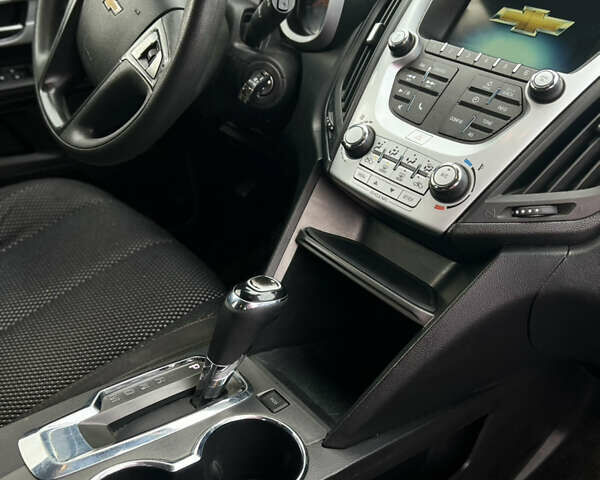 Шевроле Эквинокс 2017 в Тернополе на Automoto.ua Серый Шевроле Эквинокс, объемом двигателя 2.4 л и пробегом 250 тыс. км за 9500 $, фото 3 на Automoto.ua