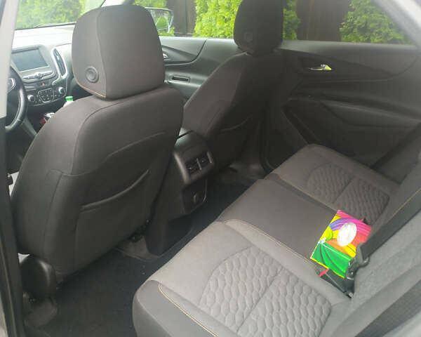 Серый Шевроле Эквинокс, объемом двигателя 1.49 л и пробегом 165 тыс. км за 15000 $, фото 6 на Automoto.ua