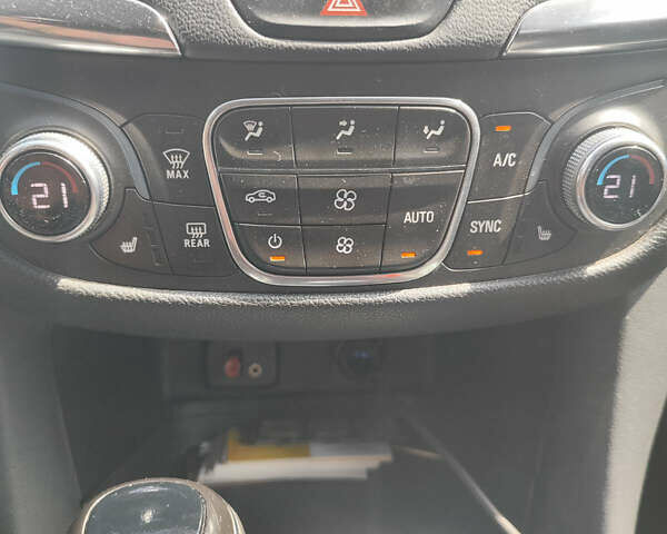 Серый Шевроле Эквинокс, объемом двигателя 1.49 л и пробегом 165 тыс. км за 15000 $, фото 9 на Automoto.ua