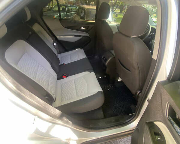 Сірий Шевроле Еквінокс, об'ємом двигуна 1.5 л та пробігом 90 тис. км за 14000 $, фото 6 на Automoto.ua