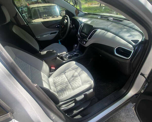 Сірий Шевроле Еквінокс, об'ємом двигуна 1.5 л та пробігом 90 тис. км за 14000 $, фото 7 на Automoto.ua