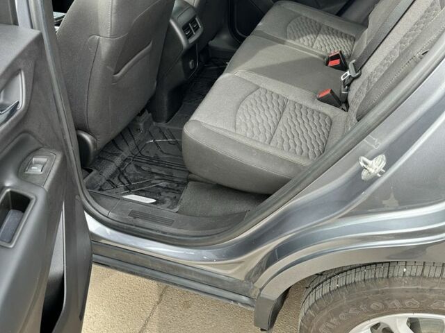 Сірий Шевроле Еквінокс, об'ємом двигуна 1.6 л та пробігом 170 тис. км за 15800 $, фото 9 на Automoto.ua