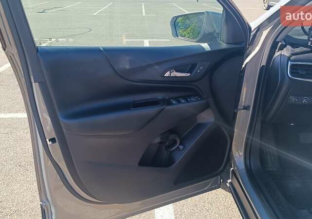 Серый Шевроле Эквинокс, объемом двигателя 1.5 л и пробегом 61 тыс. км за 18800 $, фото 24 на Automoto.ua