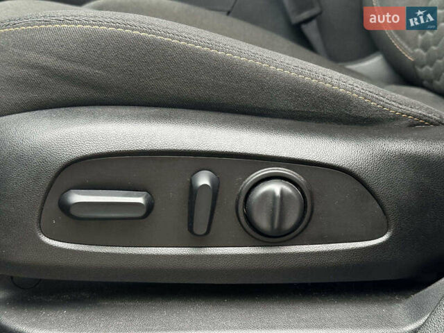 Сірий Шевроле Еквінокс, об'ємом двигуна 2 л та пробігом 114 тис. км за 16590 $, фото 23 на Automoto.ua