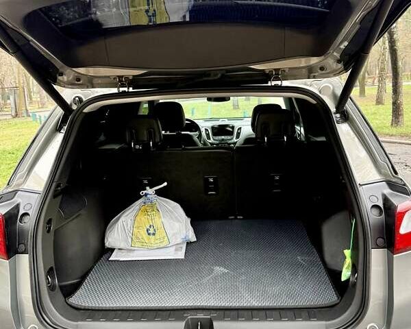 Серый Шевроле Эквинокс, объемом двигателя 1.5 л и пробегом 115 тыс. км за 16800 $, фото 15 на Automoto.ua