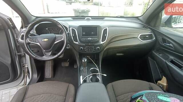 Шевроле Эквинокс 2019 в Ровно на Automoto.ua Серый Шевроле Эквинокс, объемом двигателя 1.5 л и пробегом 185 тыс. км за 11200 $, фото 14 на Automoto.ua