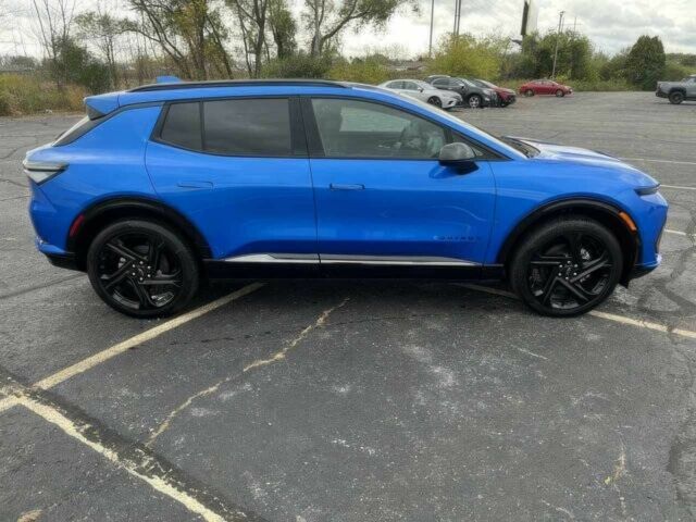 Шевроле Эквинокс 2025 в Житомире на Automoto.ua Синий Шевроле Эквинокс, объемом двигателя 0 л и пробегом 10 тыс. км за 23000 $, фото 3 на Automoto.ua