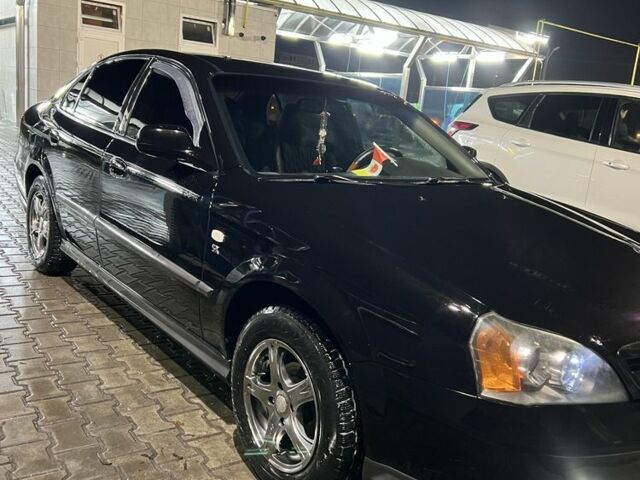 Черный Шевроле Эванда, объемом двигателя 2 л и пробегом 3 тыс. км за 5200 $, фото 3 на Automoto.ua