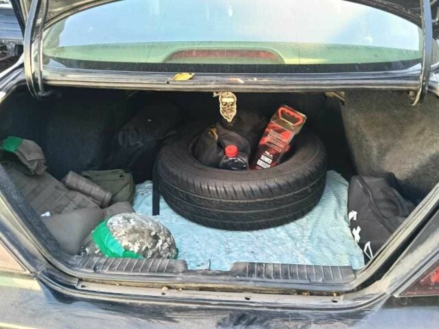 Черный Шевроле Эванда, объемом двигателя 2.5 л и пробегом 215 тыс. км за 3114 $, фото 3 на Automoto.ua