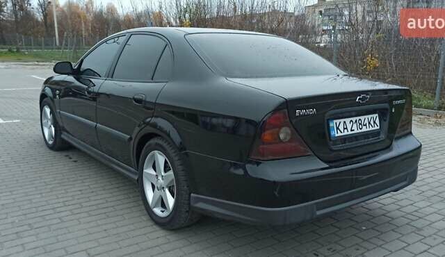 Черный Шевроле Эванда, объемом двигателя 2.49 л и пробегом 298 тыс. км за 3999 $, фото 5 на Automoto.ua