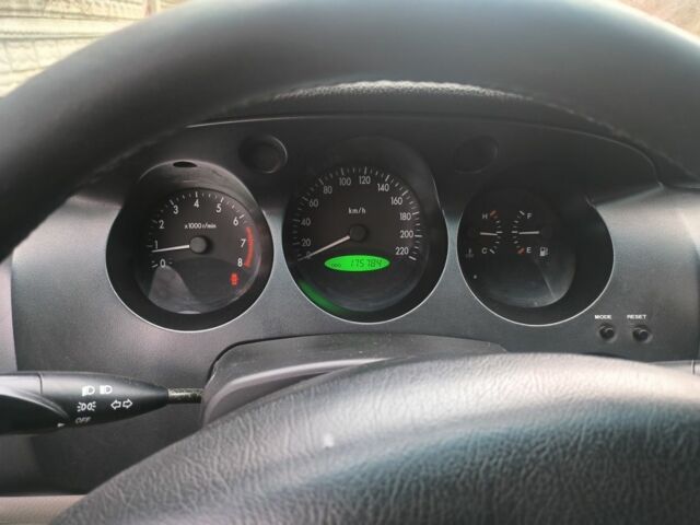 Черный Шевроле Эванда, объемом двигателя 2 л и пробегом 180 тыс. км за 3000 $, фото 1 на Automoto.ua